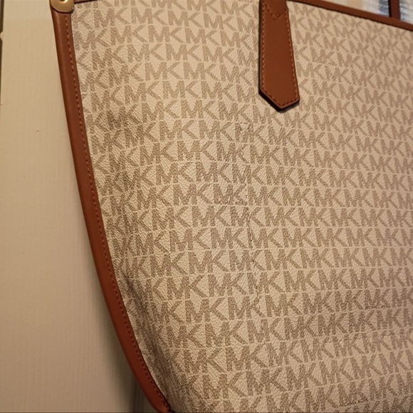 Michael Kors Cream LARGE  Jane Tote with Tan Leather Trim LIKE NEW! - Picture 9 of 12